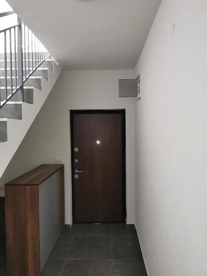 Gopo Guesthouse Elshani Exterior photo