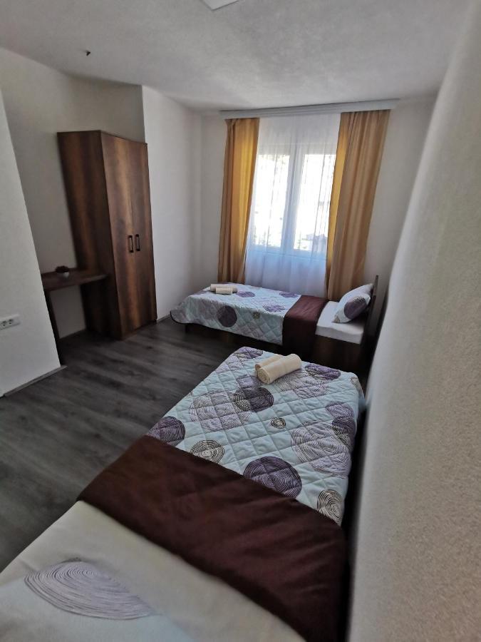 Gopo Guesthouse Elshani Exterior photo